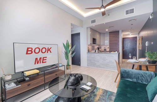 Dubai Apartment | Calm 1-Bedroom With Relaxing Balcony Atmosphere in Liwan