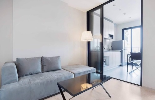 Pattaya Bay Condo | Central Location, Amazing Infinity Pool Near Beach
