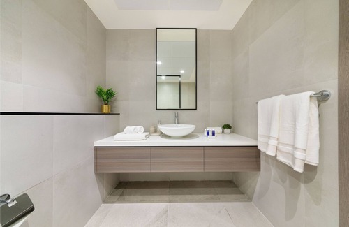 Trade Center Apartment | Charming Apt close to Dubai Future Museum & DIFC