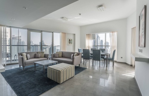 Dubai Marina Apartment | Charming Marina Views Home Steps From The Beach