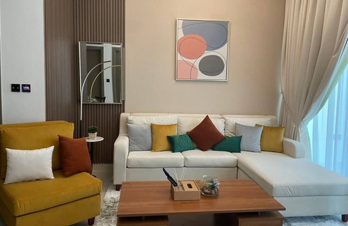Business Bay Apartment | Chic Apartment with Canal Views Breathtaking Views