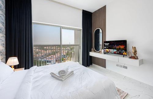 Dubai Apartment | Chic Urban Retreat Immerse Yourself In Comfort