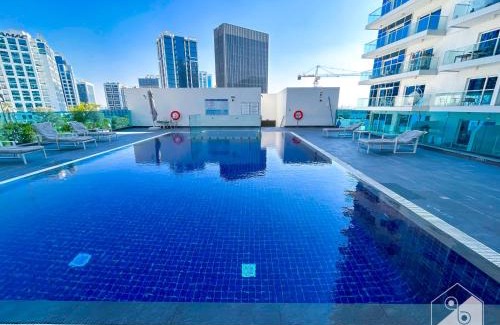 Business Bay Apartment | City-View Studio in AG Tower l Pool & Gym Access