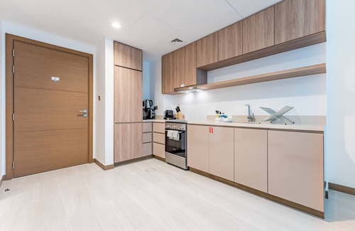 Business Bay Apartment | Contemporary 1BR w/Partial Canal Views, Business Bay by Deluxe Holiday Homes