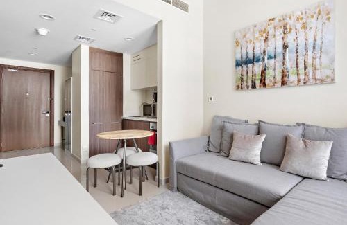 Business Bay Apartment | Cosy One Bedroom in Vera Tower- Business Bay