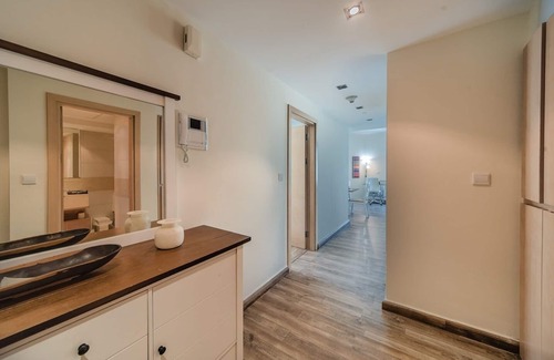 Dubai Marina Apartment | Cozy Apt With Balcony Near Dubai Marina Walk