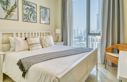 Downtown Dubai Apartment | Cozy Penthouse With Burj Khalifa and Fountain View
