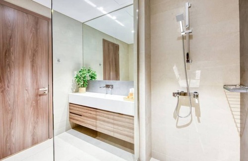 Business Bay Apartment | Dazzling 1BR with Concierge and Luxurious Amenities