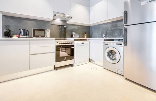 Business Bay Apartment | Dazzling 1BR with Concierge and Luxurious Amenities