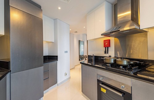 Business Bay Apartment | Deluxe 1BR Business Bay| Burj Khalifa & Canal View| Gym&Poolnn