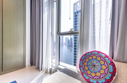 Business Bay Apartment | Deluxe 1BR Business Bay| Burj Khalifa & Canal View| Gym&Poolnn