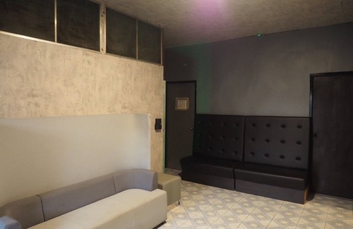 Don Muang Hostel | Doctor Alien Hostel