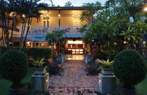 Mueang Kao Hostel | Dorm of Happiness by Tharaburi Resort