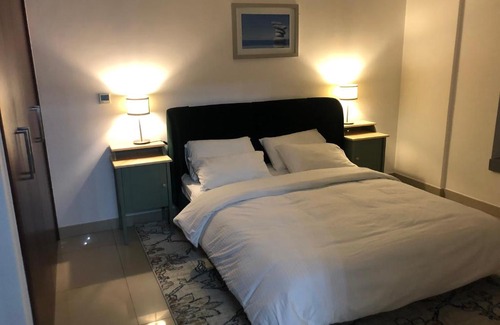 Downtown Dubai Apartment | Downtown Boulevard one bedroom Apt in 29 blvd Burj & fountain View Master plus 2 single beds