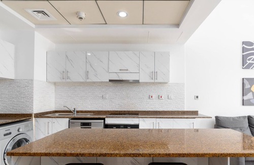Al Sufouh 2 Apartment | Dream Inn - Cozy 1BR: 10 mins to JBR Beach - 2 mins to Tram