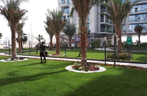 Dubai Apartment | DUBAI - Glitz 3 Residences - MAJESTIC Luxe Holiday Home - 2BR - Sleep 4 - FOR FAMILIES & COUPLES STAYS ONLY