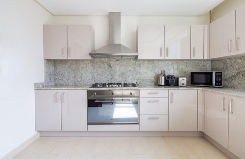 Downtown Dubai Apartment | Elegant 2BR Loft w/Study in Downtown - Sleeps 6!