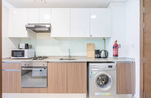 Jadaf Apartment | Elegant Home in Al Jaddaf with Roof Top Pool