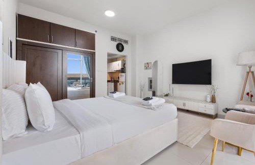 Jumeirah Village Triangle Apartment | Elegant Urban Studio in Al Manara Tower, JVT