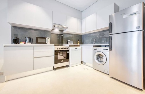 Business Bay Apartment | Exceptional 1BR with Concierge and Luxurious Amenities