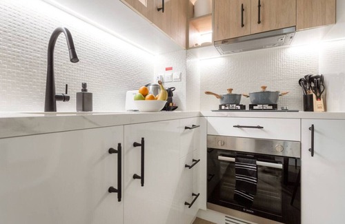 Dubai Apartment | FIRST CLASS | 1BR | Modern with Tranquil Touch