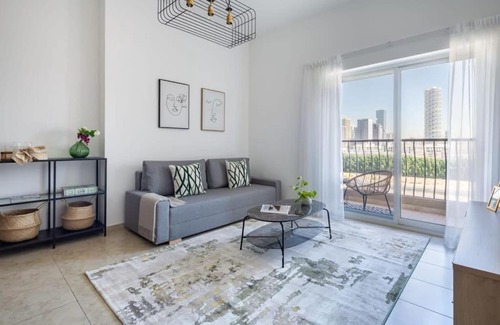 Jumeirah Village Apartment | Frank Porter - Imperial Residence