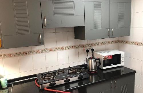 Al Muraqqabat Hostel | Golden Horse