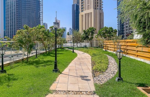 Downtown Dubai Apartment | Gorgeous Modern 2BR + Study in Downtown Dubai