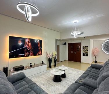 Trade Centre 1 House | Happy Dom Vibes JBR