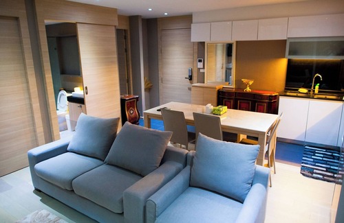 Silom Apartment | Harmonies 2 bedrooms apartment @Silom 3(BTS Saladaeng station)#1