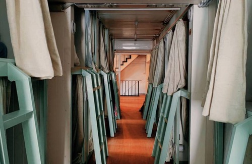 Chana Songkhram Hostel | Hostel ∙ 8 guests