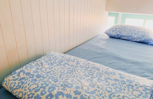 Chana Songkhram Hostel | Hostel ∙ 8 guests