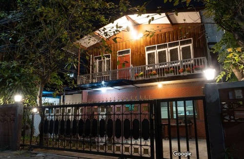 Wua Lai Hostel | Hostel ∙ 8 guests
