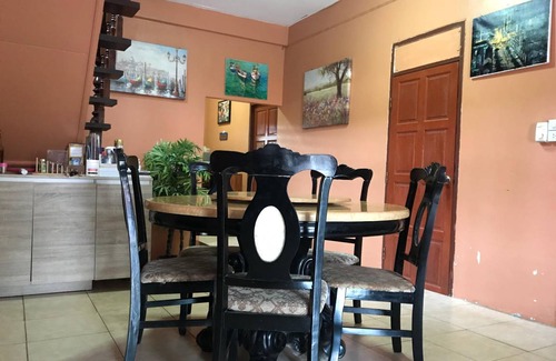 Wua Lai Hostel | Hostel ∙ 8 guests