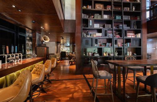 Ploenchit Hotel | Hotel Indigo Bangkok Wireless Road by IHG
