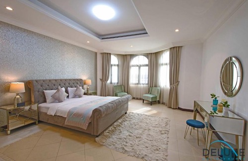 Palm Jumeirah Villa | Iconic 6BR Villa with Private Pool on Palm Jumeirah by Deluxe Holiday Homes