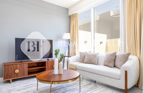 Dubai Apartment | K27-Bloomfields 2BR Elegant In Rukan