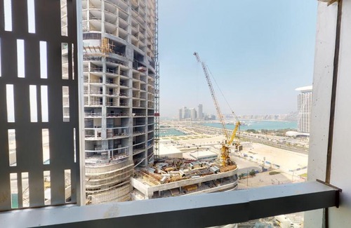 Dubai Marina Apartment | Key View - Cayan Tower