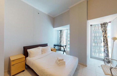 Dubai Marina Apartment | Key View - Cayan Tower
