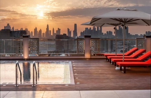 Jadaf Apartment | King Room Near Al Jaddaf Metro Station