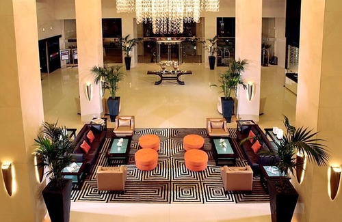 Barsha Heights House | King Room Near Saudi German Hospital By Luxury Bookings