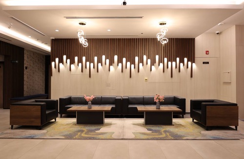 Jadaf Hotel | Kingsgate Canal Hotel