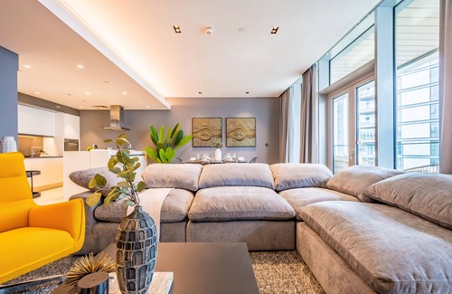 Dubai Apartment | Lavish 1BR in BlueWaters Residences 5, Bluewaters Island by Deluxe Holiday Homes