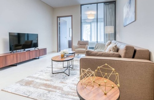 Business Bay Apartment | Lovely 1BR with Concierge and Luxurious Amenities