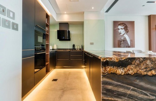 DIFC Apartment | Luxurious Burj Khalifa view Apt in Dubai DIFC