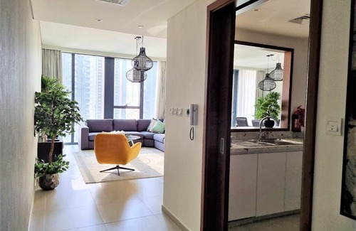 Downtown Dubai Apartment | Luxurious Downtown Apt with balcony & View