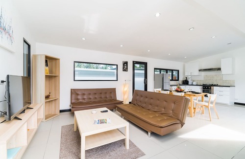 Maret Villa | Luxury 3 bedroom Pool/Coconutview villa