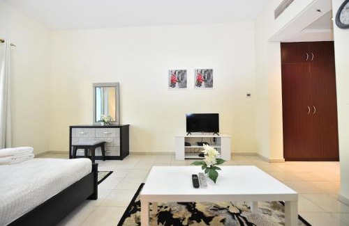 Discovery Gardens Apartment | Luxury Escapes - Budget Studio with Garden Views near Metro - MED64 DG
