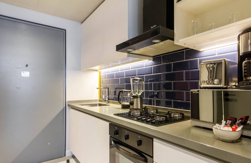 Business Bay Apartment | Mag318 by Bespoke Holiday Homes - Luxurious Studio Apartments