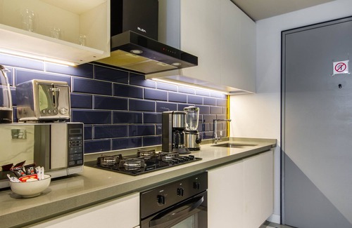 Business Bay Apartment | Mag318 by Bespoke Holiday Homes - Luxurious Studio Apartments